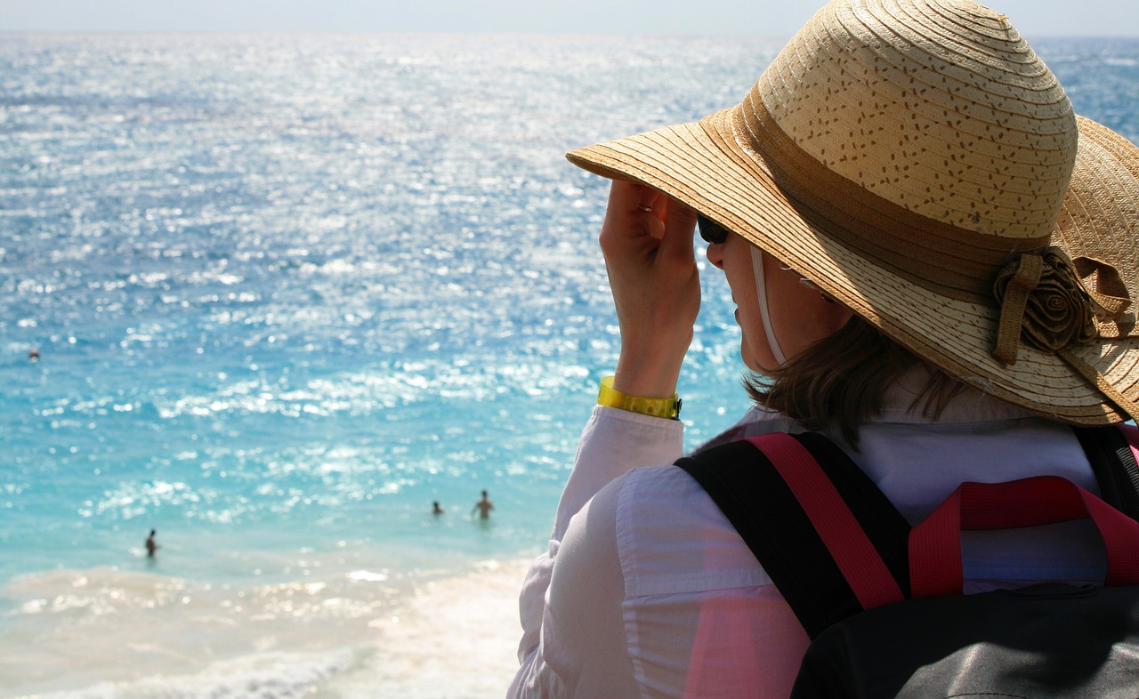 15 Solo Female Travel Safety Tips We Can All Learn From.