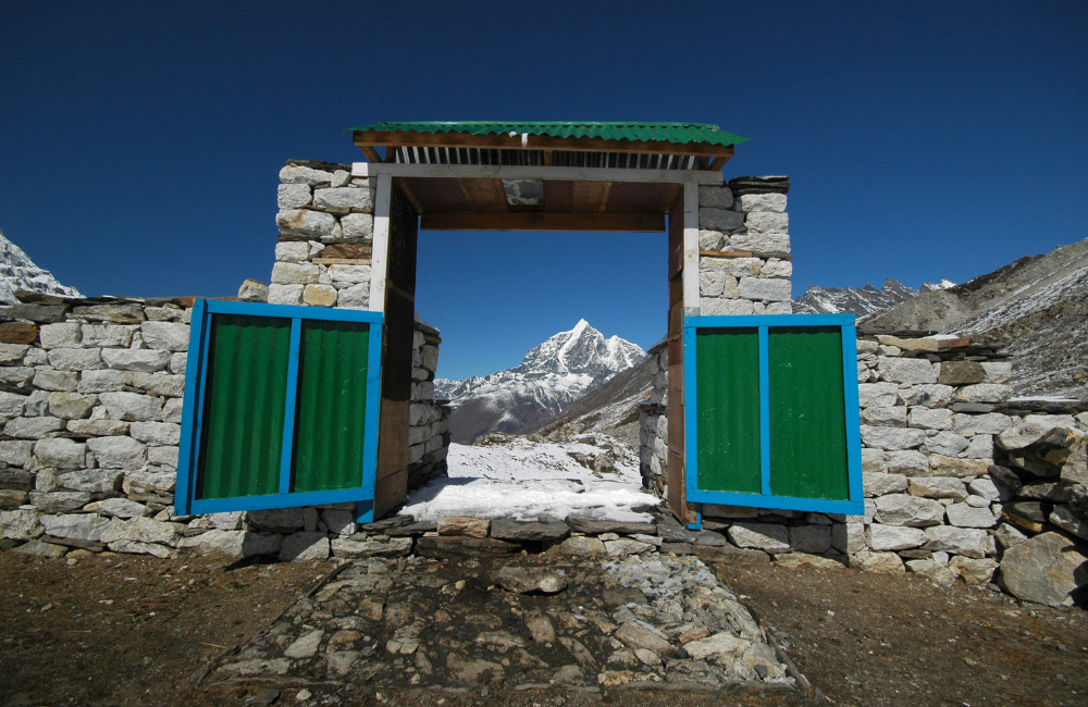 What to Look For in a High-Altitude Insurance Policy